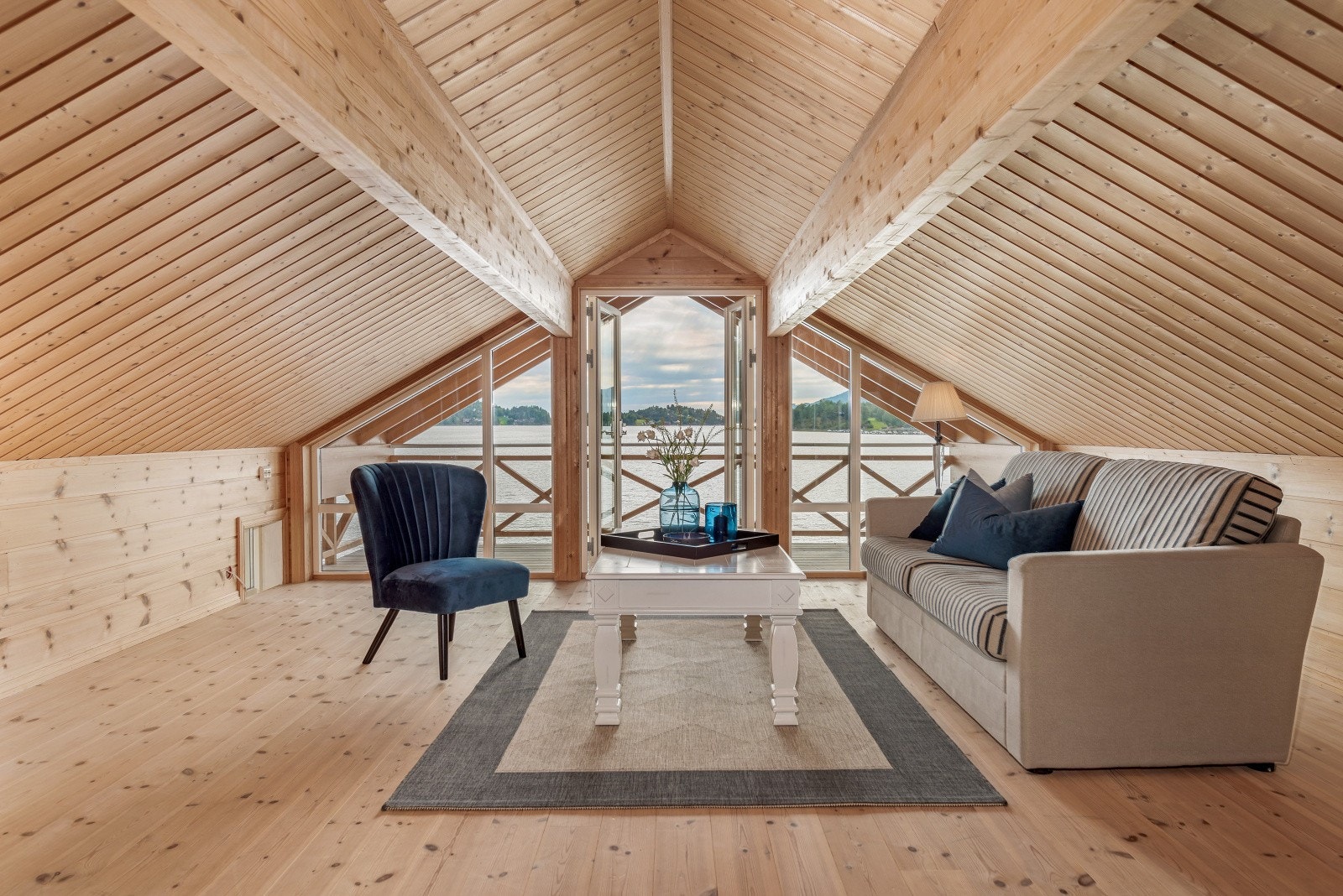 Flott loftstue, hvor man også kan nyte utsikten. Galleribilde