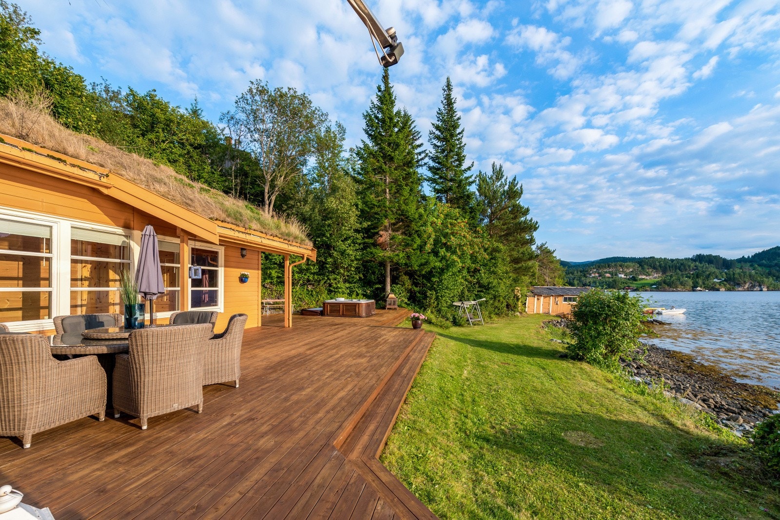 Flotte uteplasser som er perfekt for grilling på varme sommerdager eller sosiale sammenkomster. Galleribilde