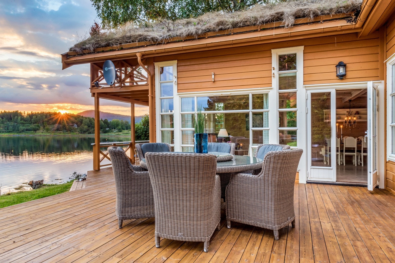 Her kan man nyte solen helt til solnedgang. Galleribilde