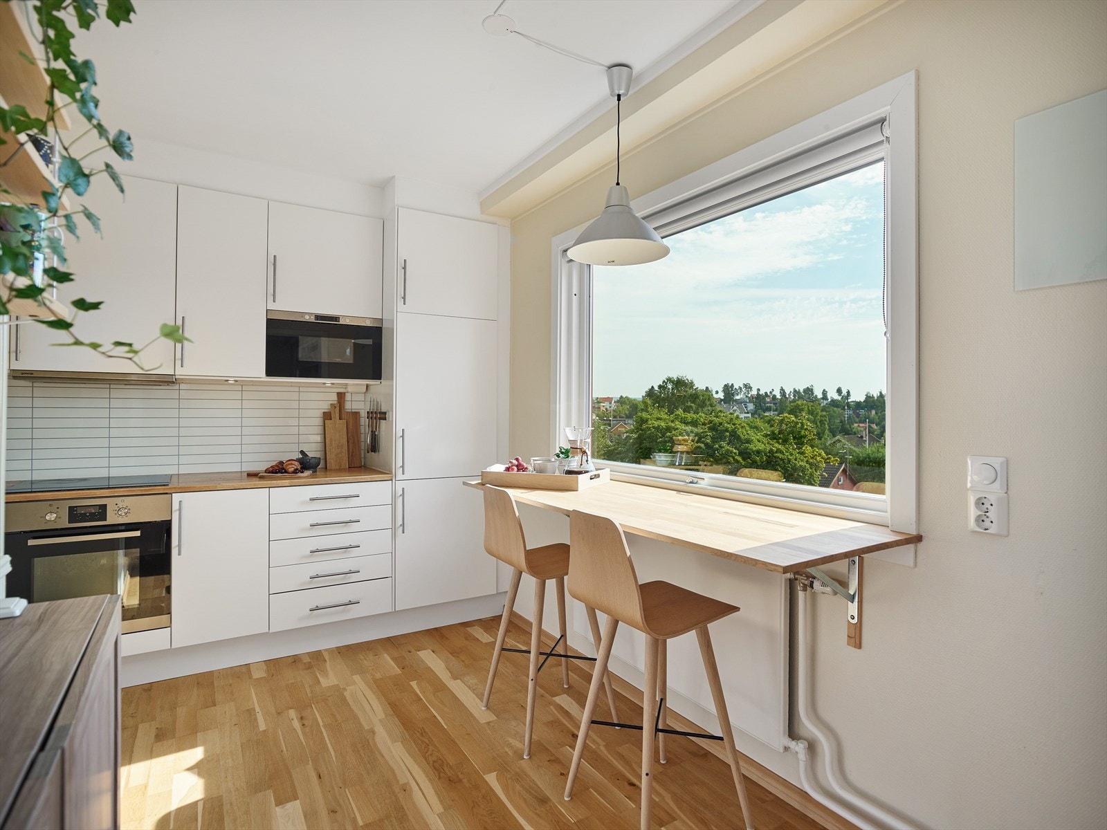 Vinduet på kjøkkenet ble skiftet i 2019. Galleribilde