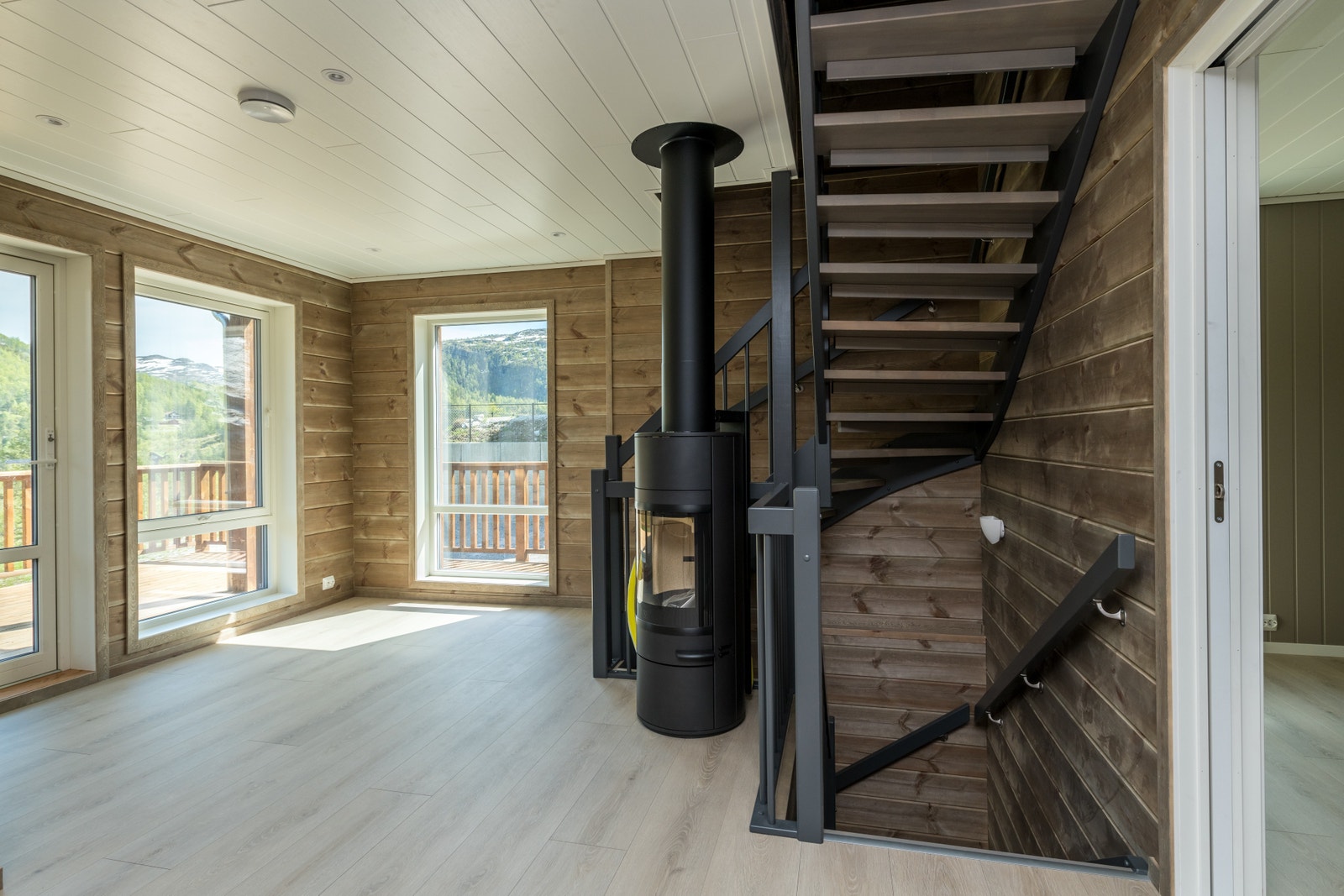 Bilde fra kjøkken mot stue Galleribilde