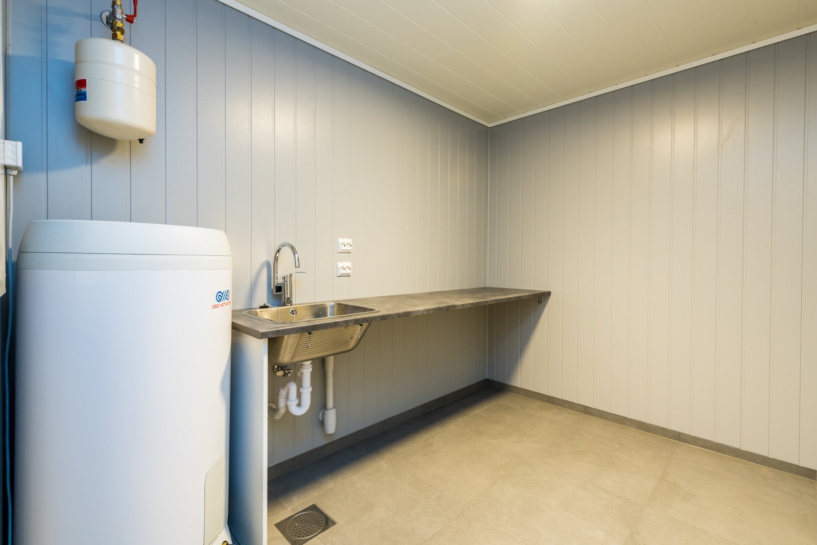 Vaskerom med direkte inngang i fra garasje Galleribilde