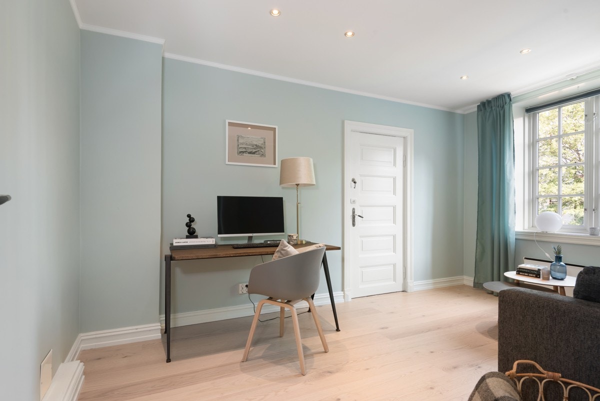 Soverom nr. 3 med utgang til baktrapp Galleribilde