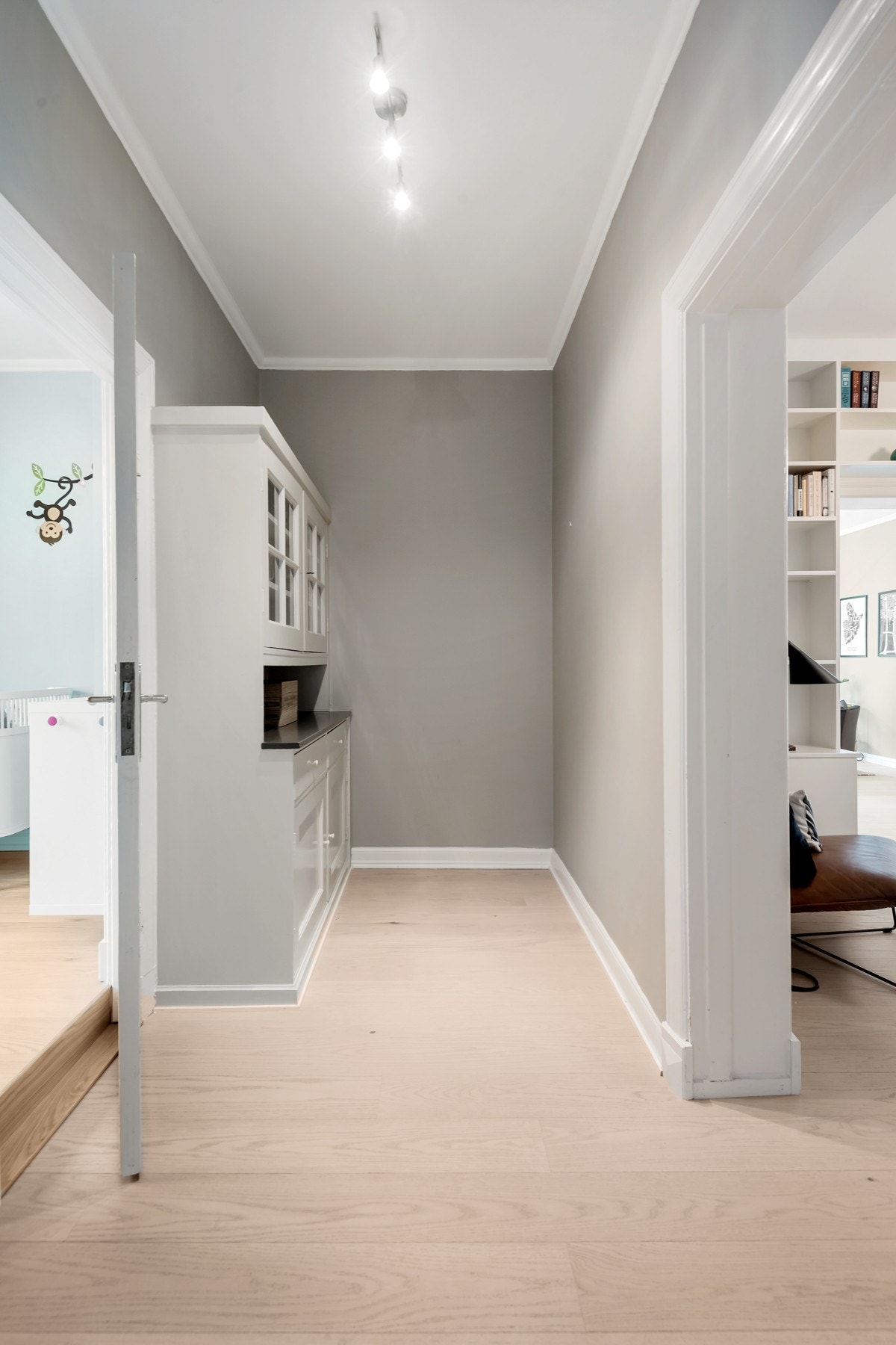 Anretning mellom hallen og 2 av soverommene Galleribilde