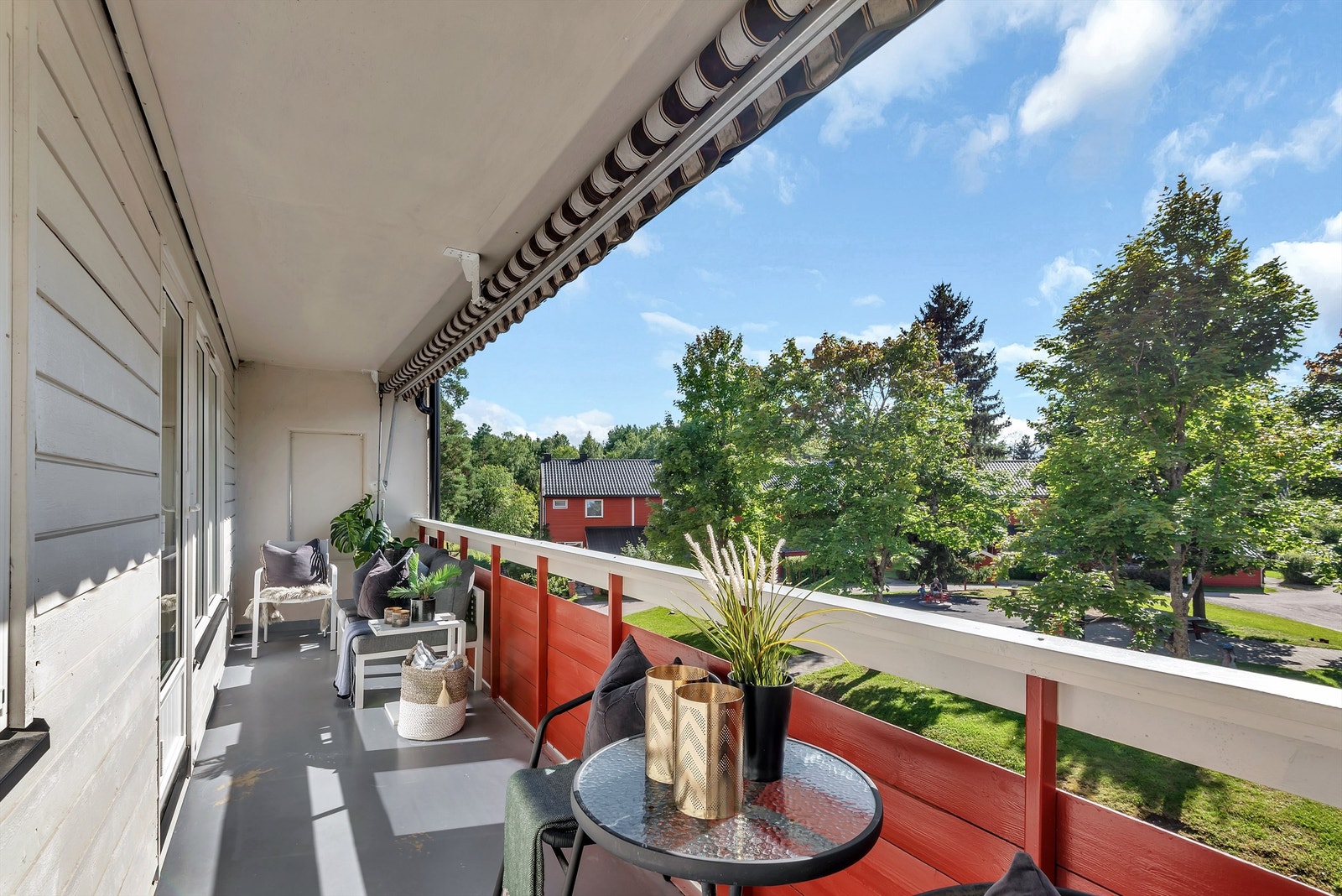 Fra stuen er det adkomst til stor
balkong på 11 kvm. Galleribilde