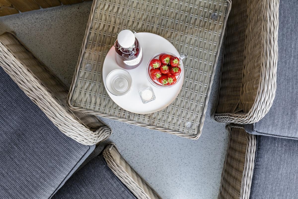 Balkongen er renovert i 2020, og har adkomst via balkongdør fra 2019. Galleribilde