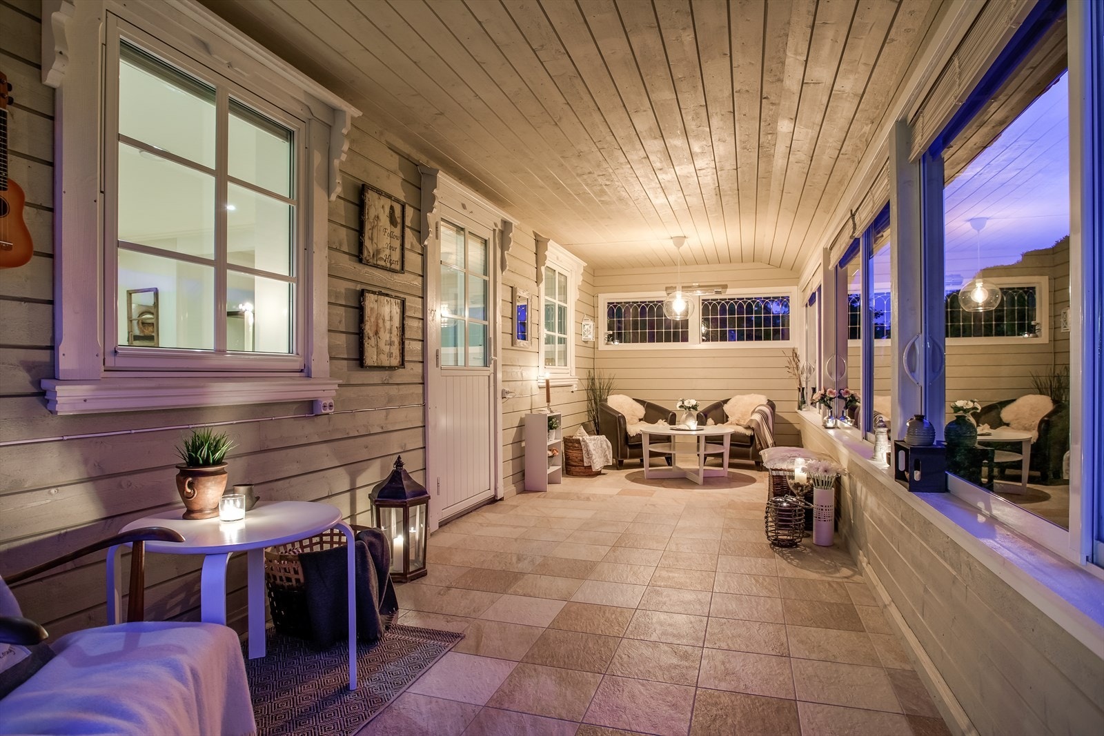 Hagestue har flislagt gulv levert av Norflor AS Galleribilde