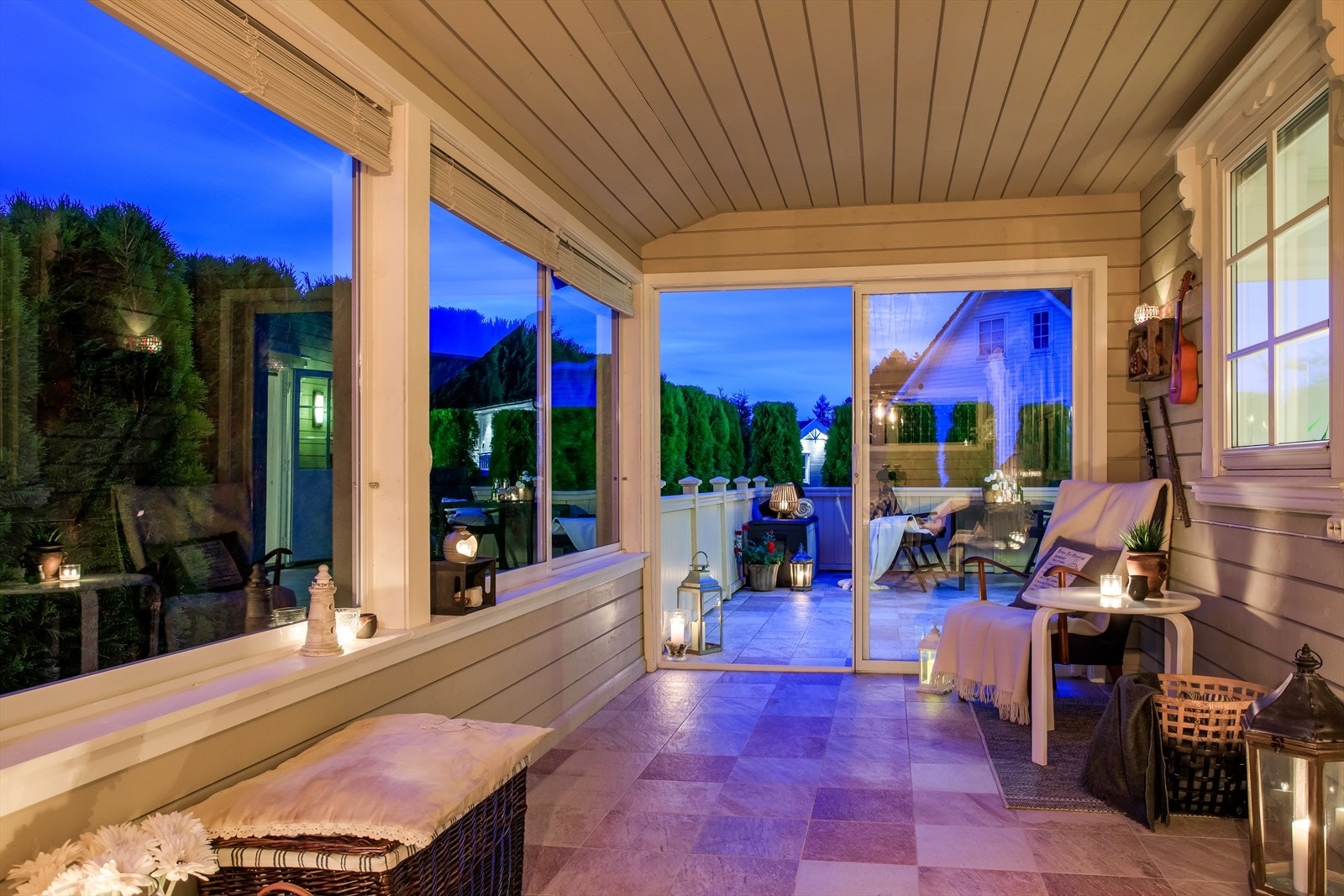 Fra stue er det utgang til hagestue på 20 kvm, som er en fin forlengelse av stue i store deler av året Galleribilde