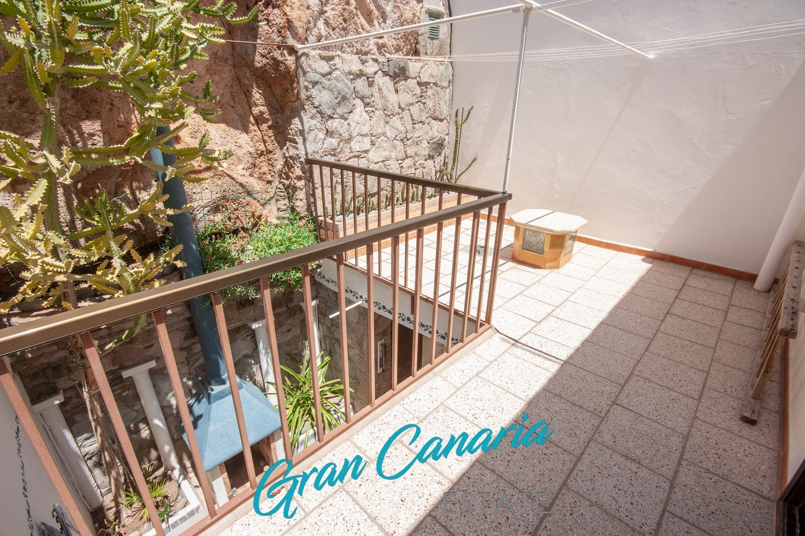 Terrasse over bakgård Galleribilde