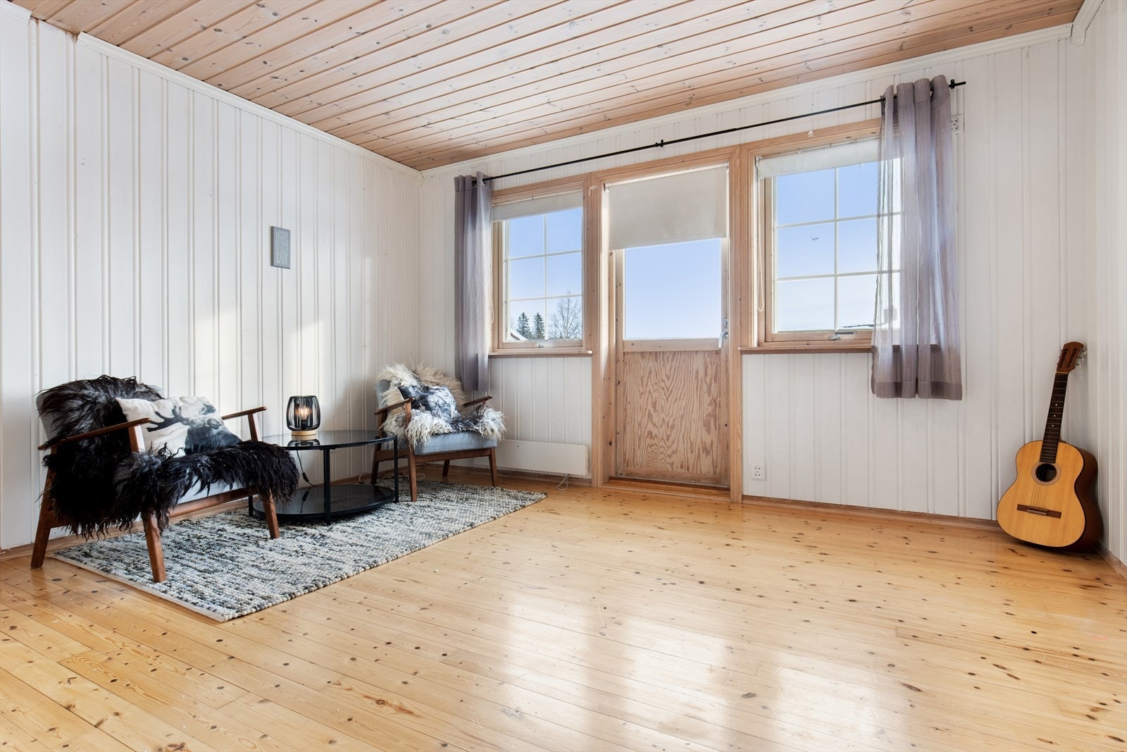 Fra loftstuen har man utgang til en flott balkong. Galleribilde