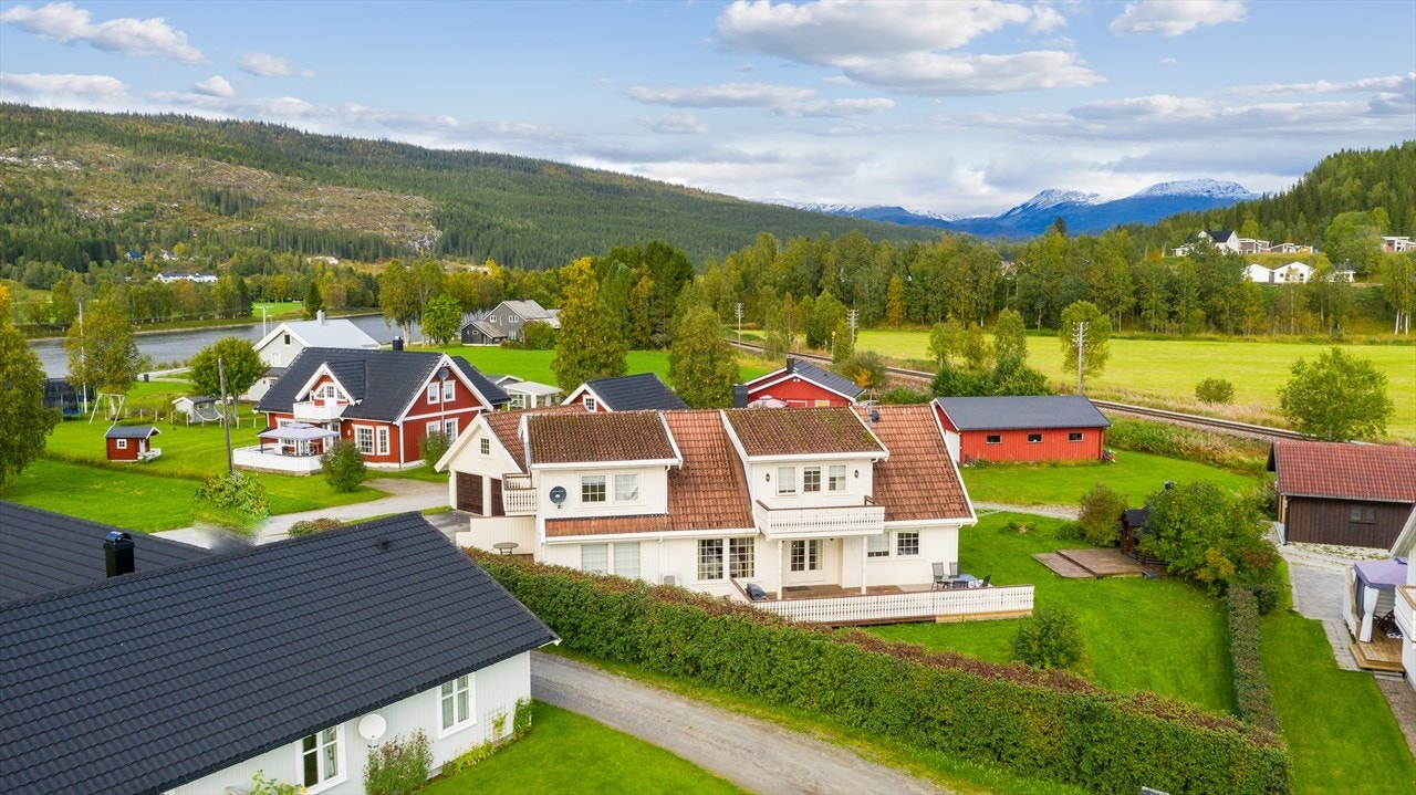 Boligen er innholdsrik og har god plass til hele storfamilien. Galleribilde