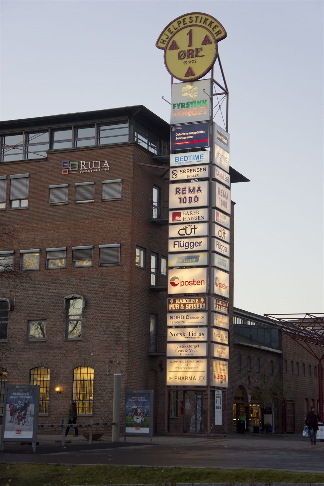 Det er kun en kort spasertur til Fyrstikktorget med diverse butikker. Galleribilde