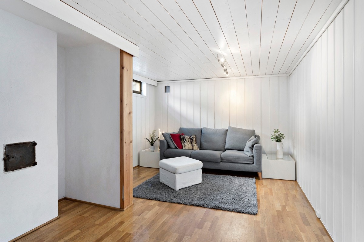 Kjellerstue - Har flere innredningsmuligheter. Perfekt sted for ungdommer å samle venner. Galleribilde