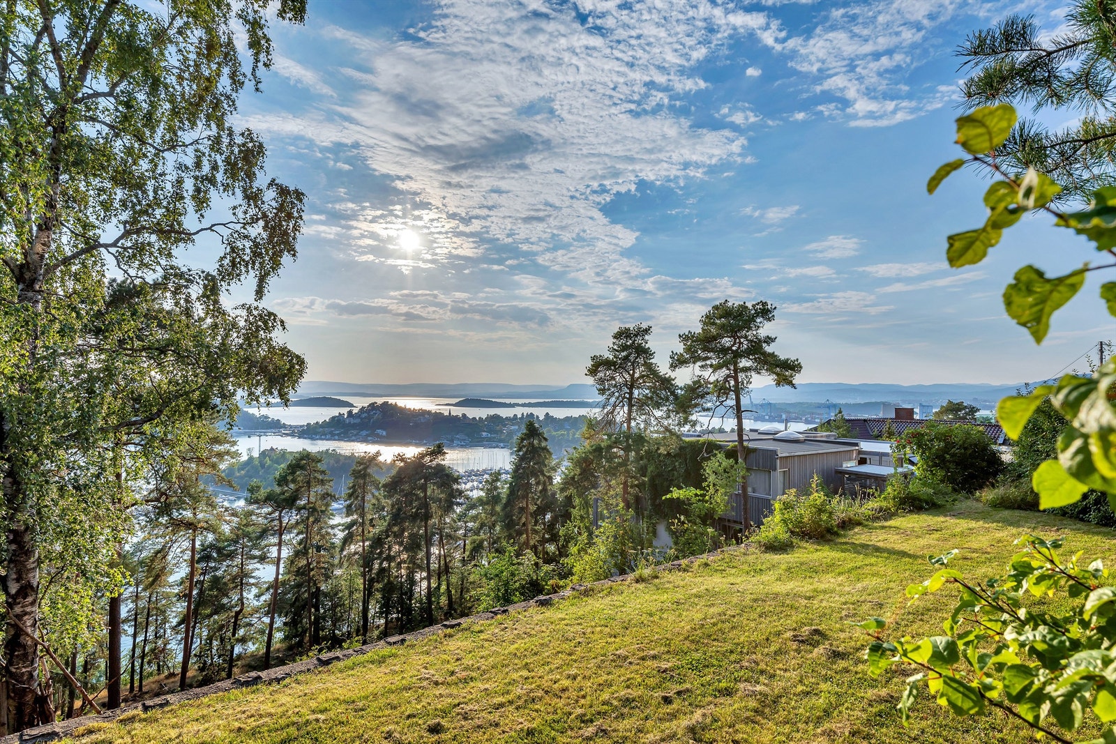 Utsikt fra hagen Galleribilde