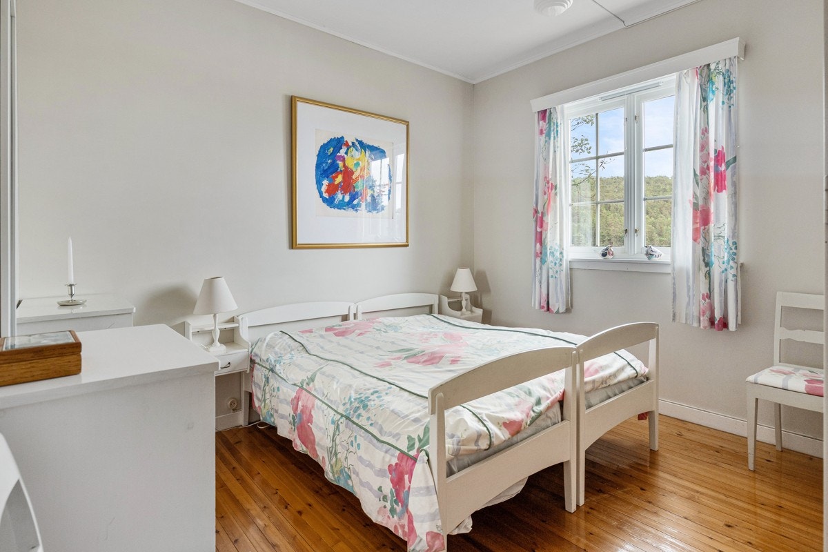 Alle soverommene har malte flater og en lys, sval og innbydende atmosfære. Galleribilde