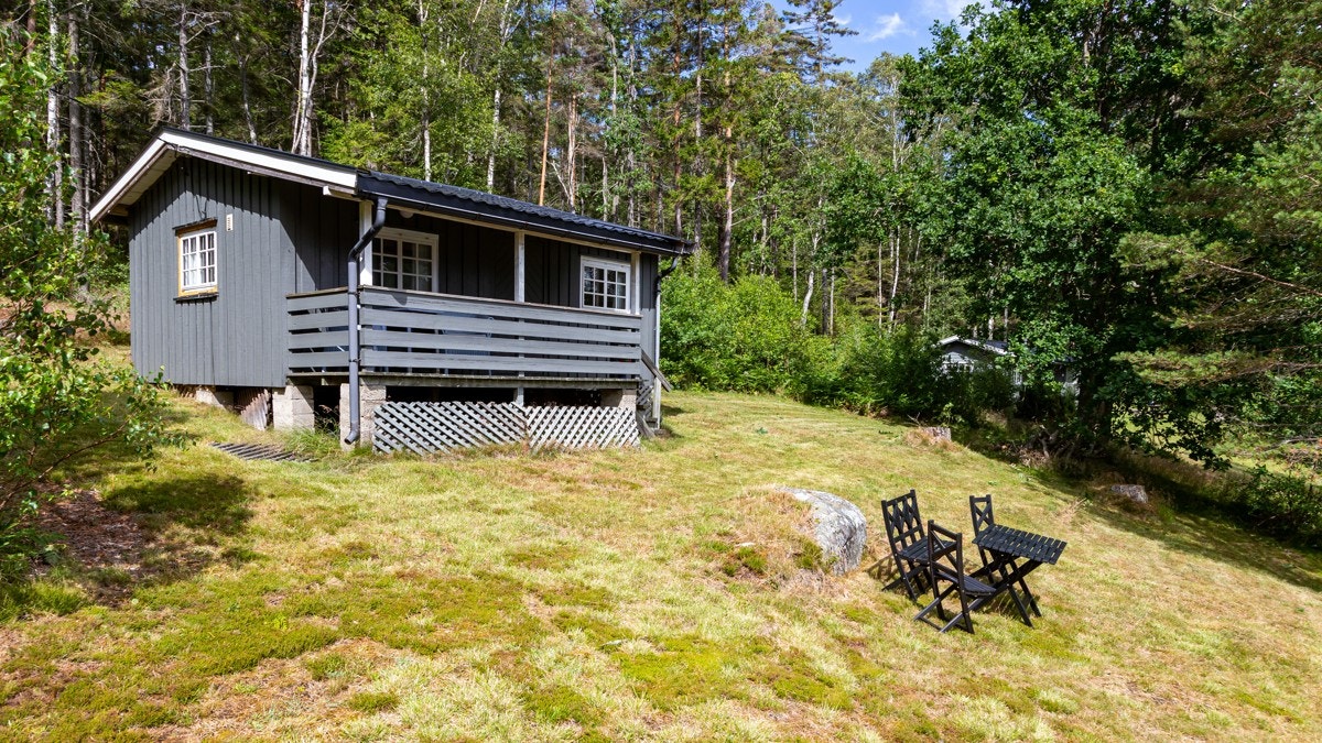 Den andre gjestehytta har også sovemuligheter i stuen og et ekstra soverom. Galleribilde