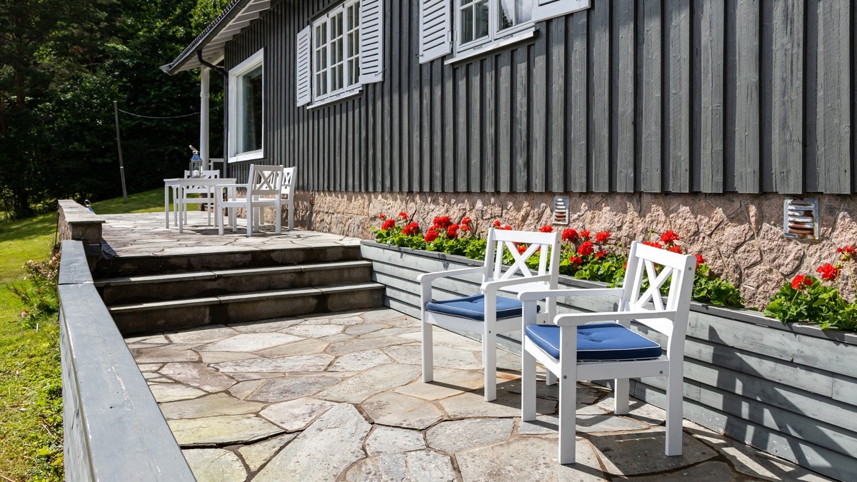 Terrassen har flere nivåer, der den ene delen er overbygget. Galleribilde