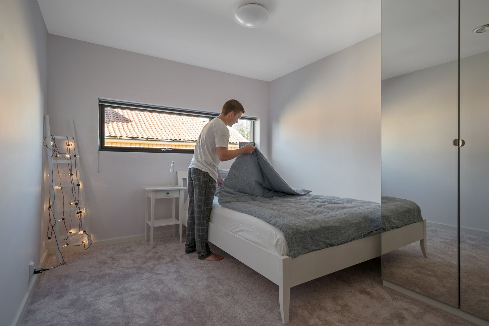 For en herlig følelse med mykt gulvteppe mot slitne meglerføtter. Galleribilde