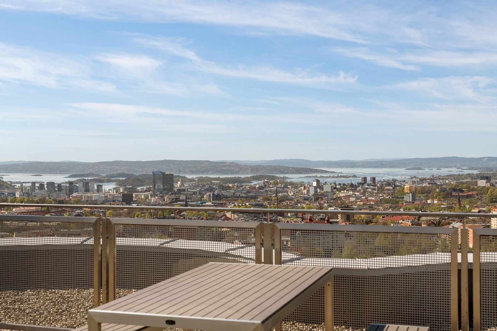 På sommer er det satt opp felles grill for dem som ønsker å ha litt ekstra god stemning i hverdagen. Galleribilde