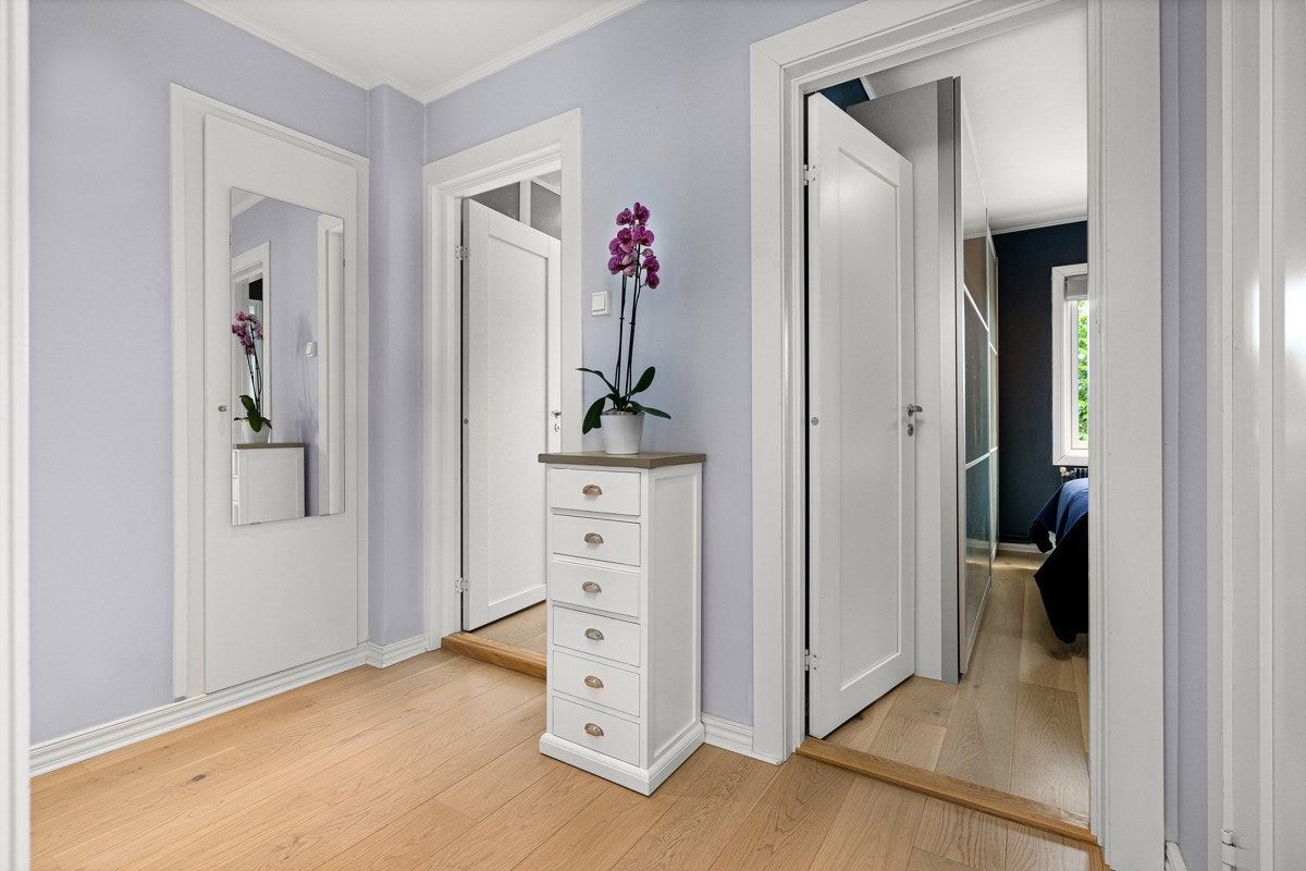 Hyggelig entré med innebygget garderobe Galleribilde