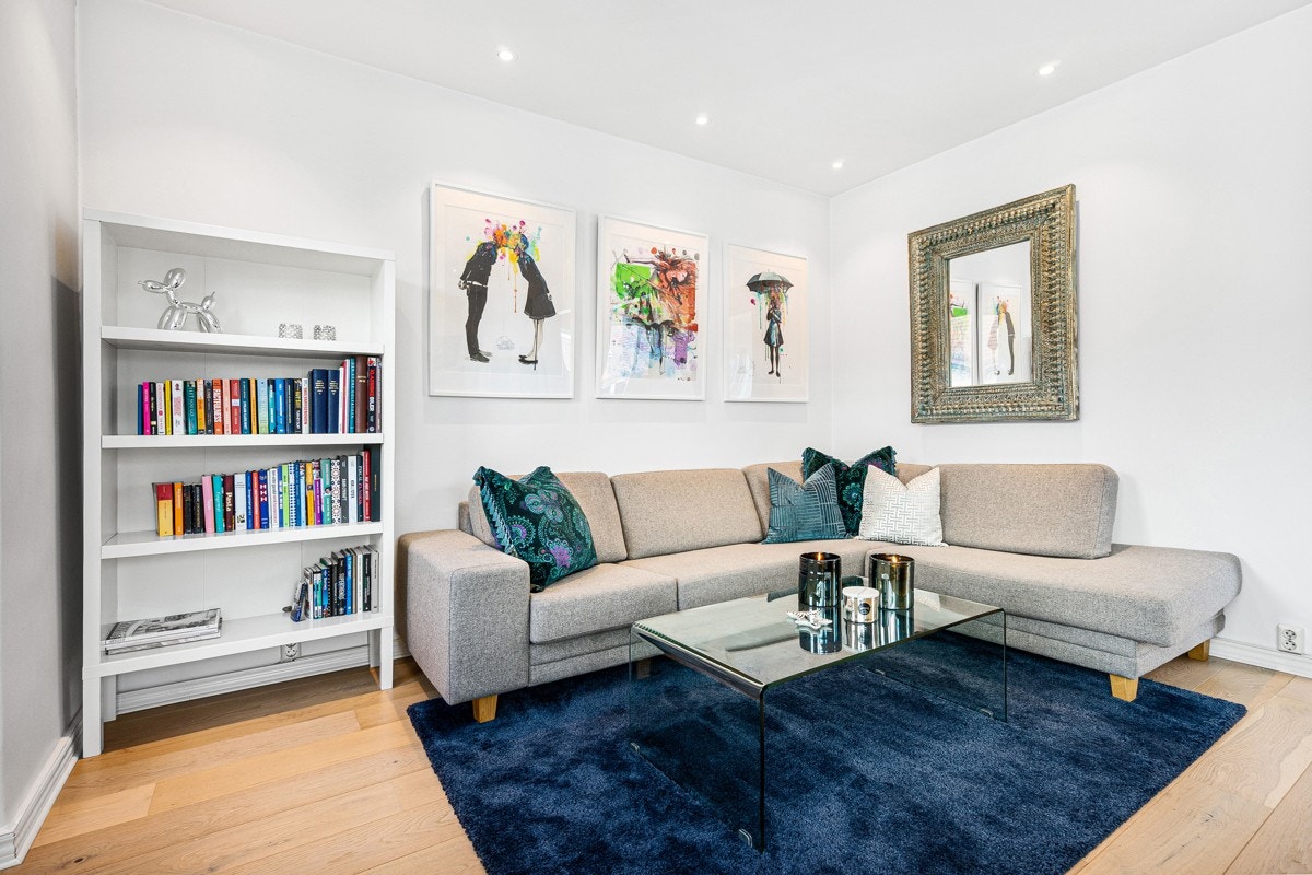 Downlightsbelysning i hele leiligheten Galleribilde