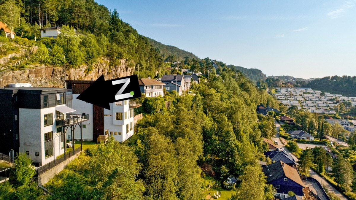 Fantastisk beliggenhet like ved fint turterreng. Kort gangavstand til badeplass. Galleribilde