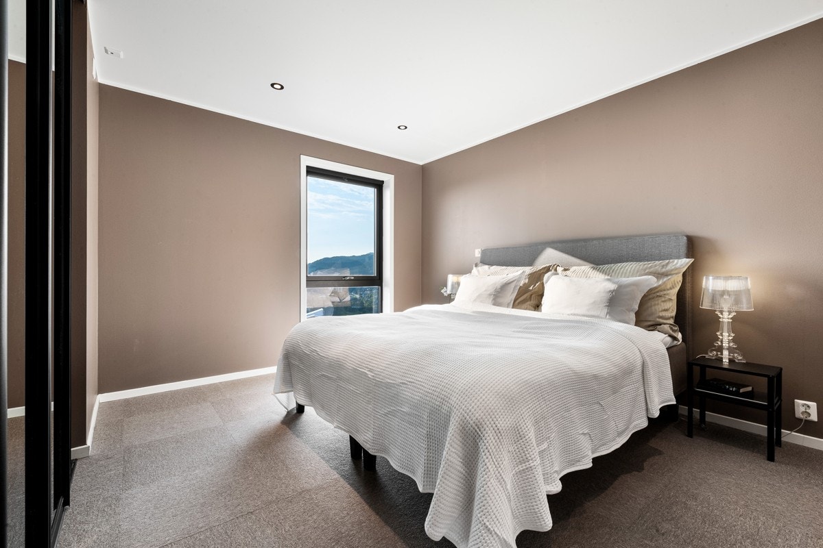 Dette er hovedsoverommet på hele 17 m² Galleribilde