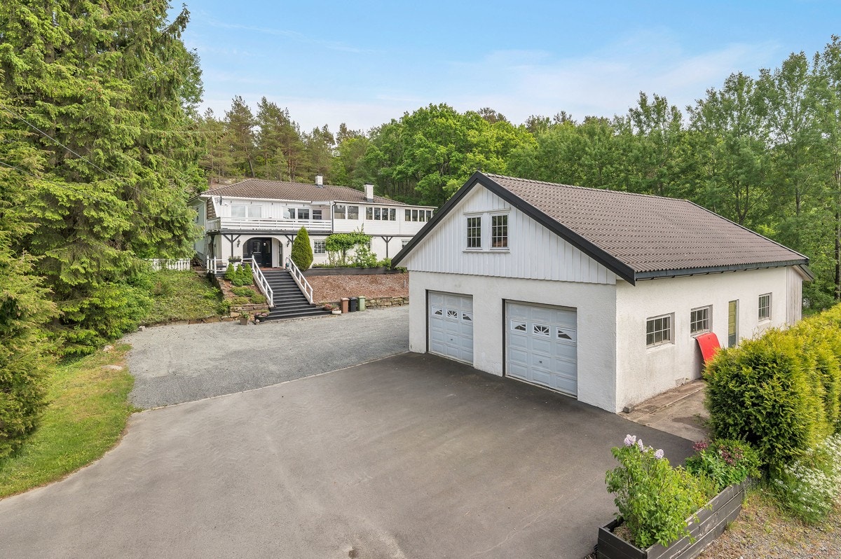 Boligen og garasje Hæstadveien 171 Galleribilde
