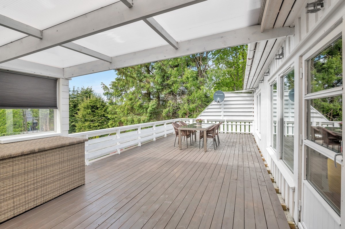 Stor solrik terrasse Galleribilde