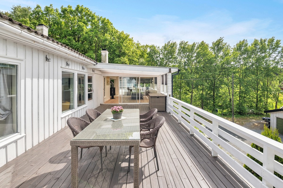 Stor solrik terrasse Galleribilde