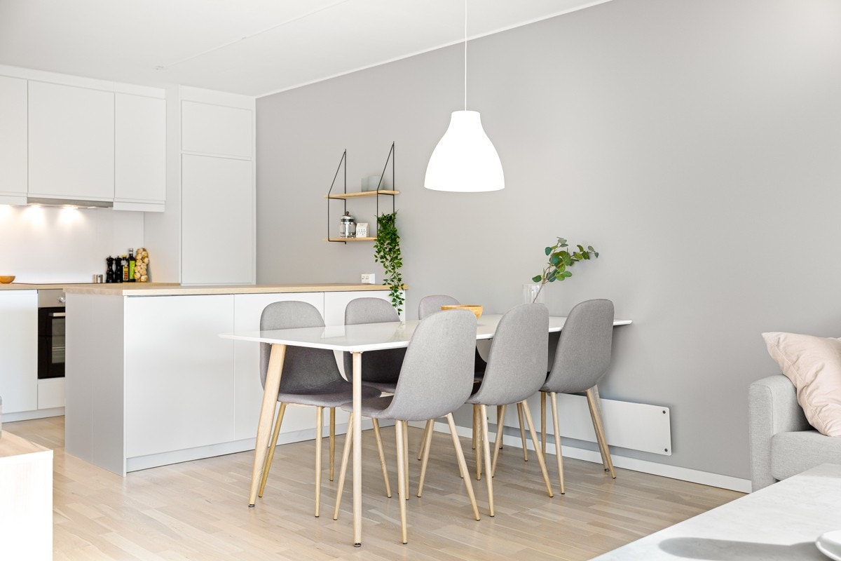 God plass til spisebord i tilknytning til kjøkkenet. Galleribilde