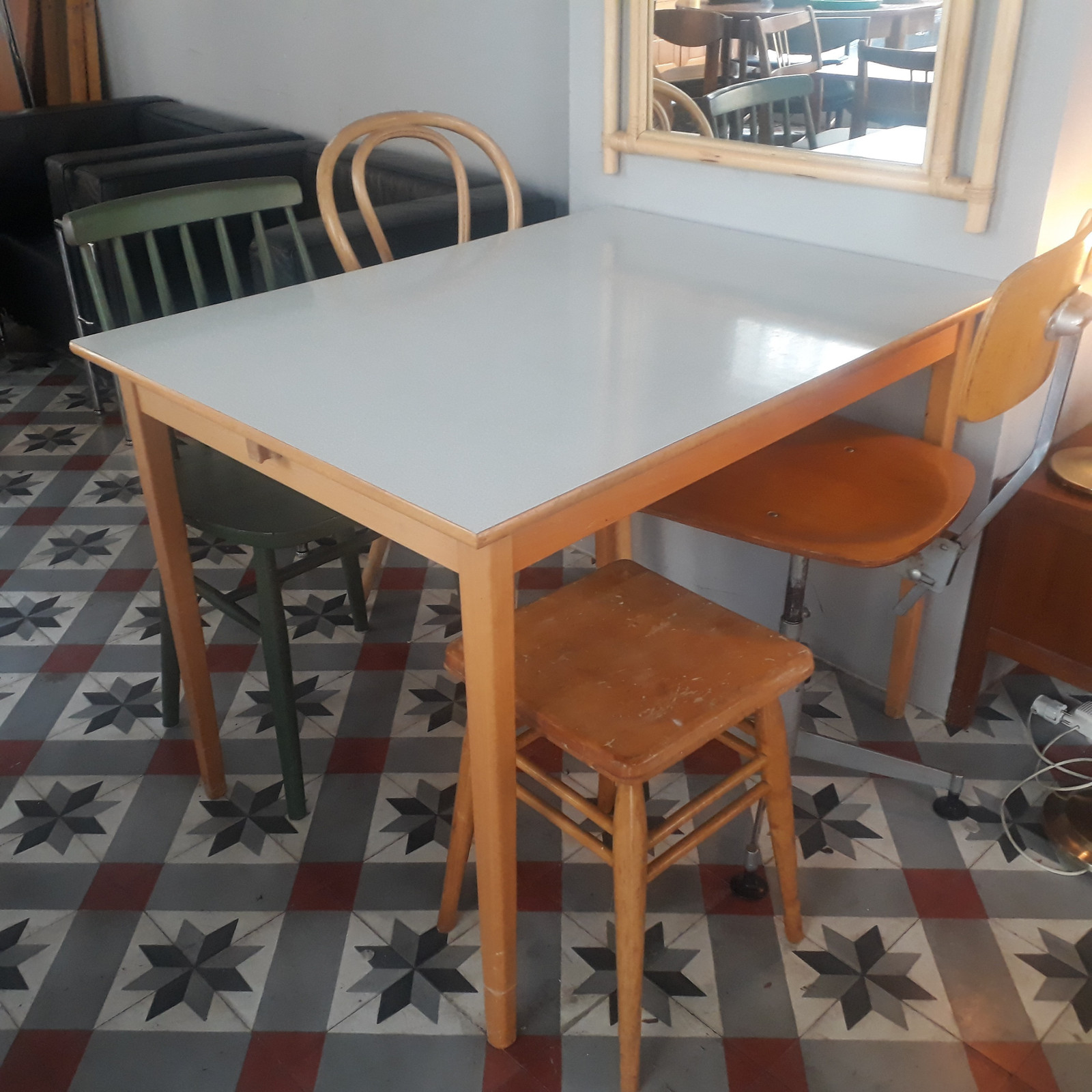 funkis Trillebord 60,40,62høy | FINN.no Hans J. Wegner. Spisebord af teak med hollandsk udtræk