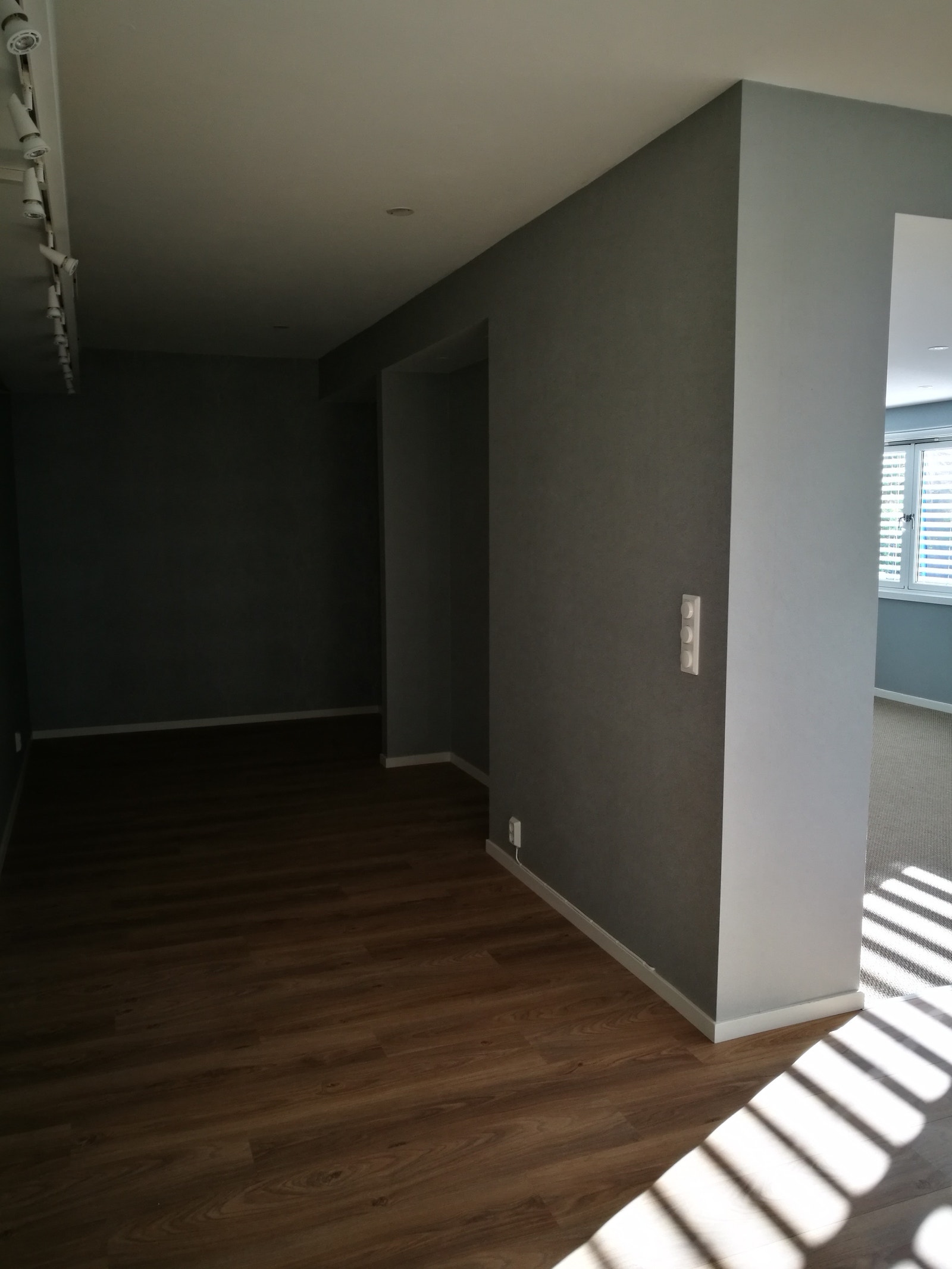 Inngangsparti til kontorlokalet. Galleribilde