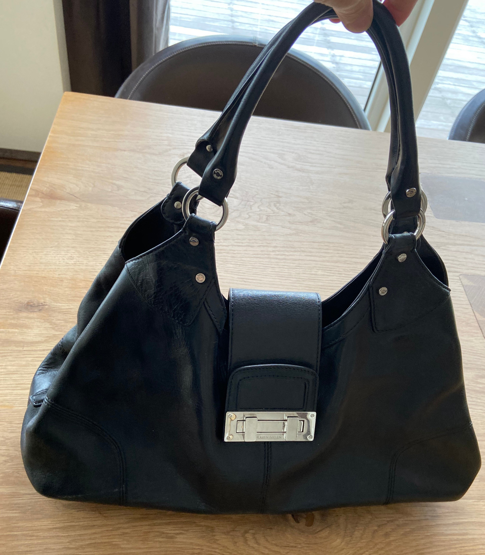 Karen Millen veske i sort skinn | FINN.no Veske: sort lakk | FINN.no