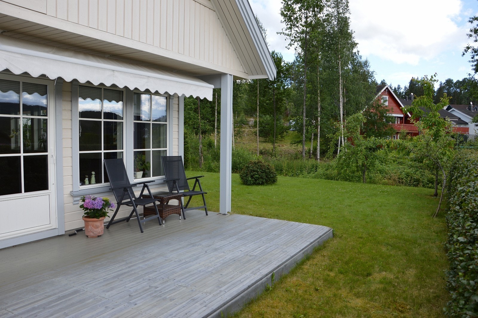 Terrasse mot vest med sol ettermiddag og kveld Galleribilde