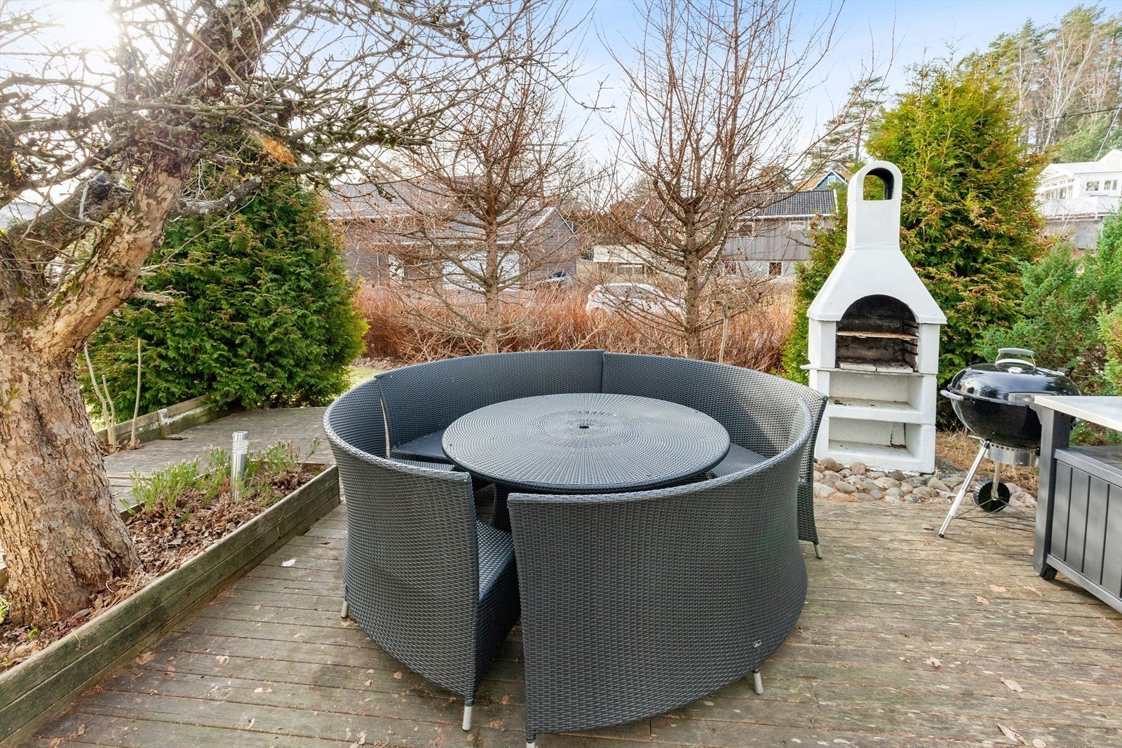 Platting utenfor med impregnert gulv på ca. 30 M2 Galleribilde