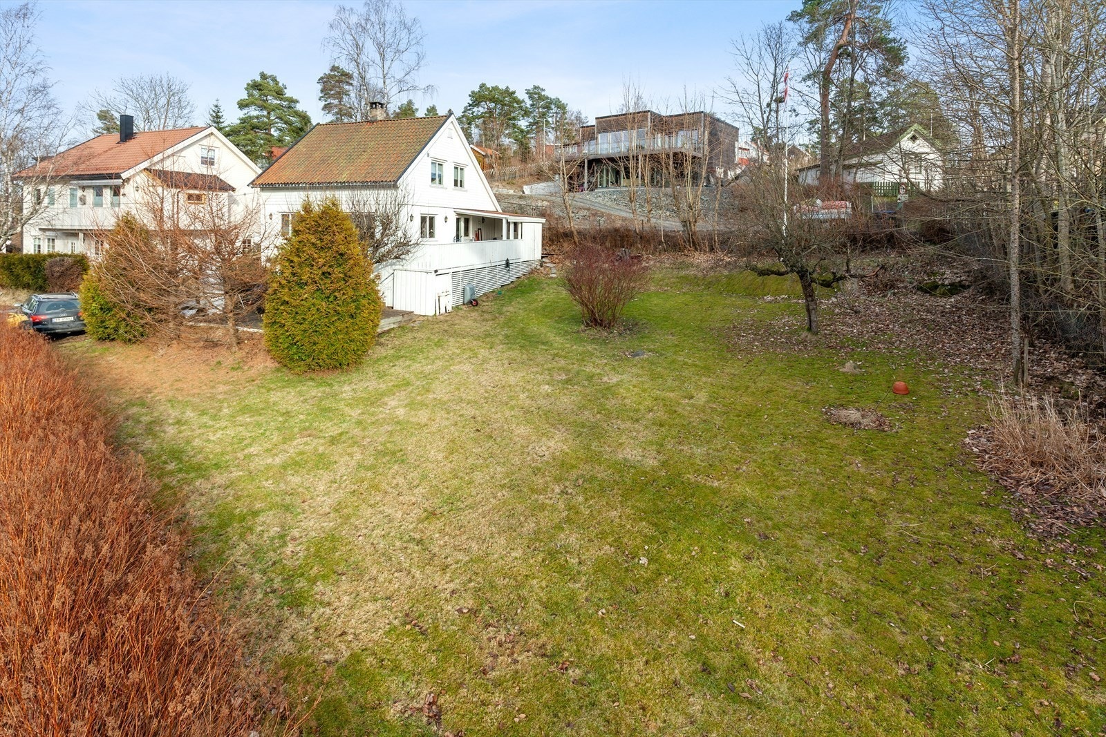 Stor og vennlig hage Galleribilde