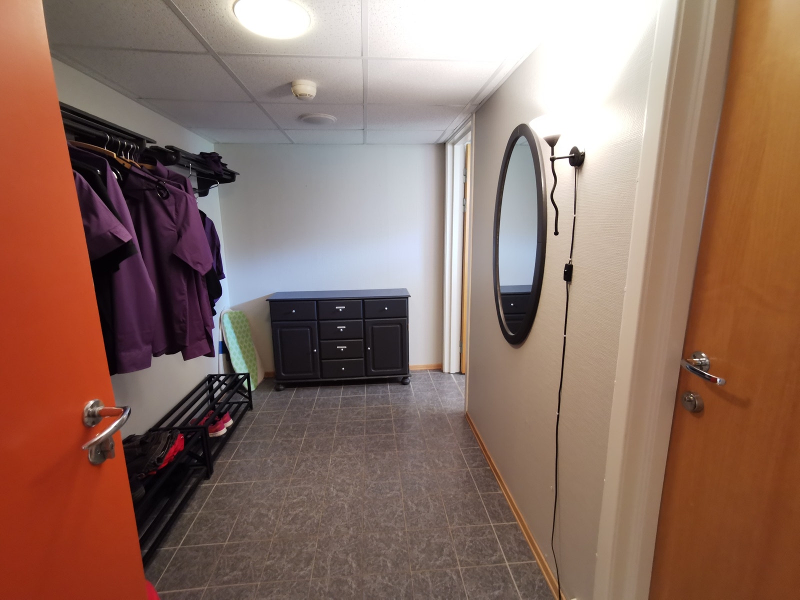 Garderobe Galleribilde