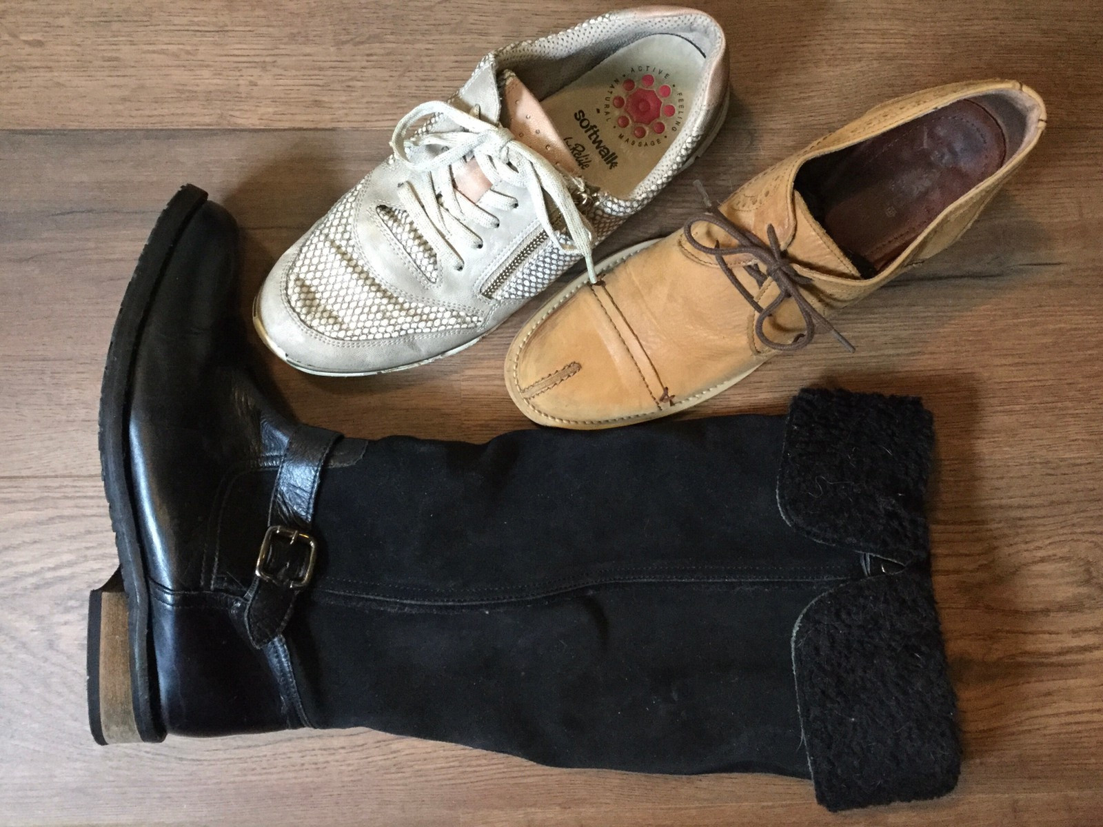 Støvletter, sneakers og «cowboysko» til dame, str 42 | FINN.no Støvletter, sneakers og «cowboysko» til dame, str 42 | FINN.no