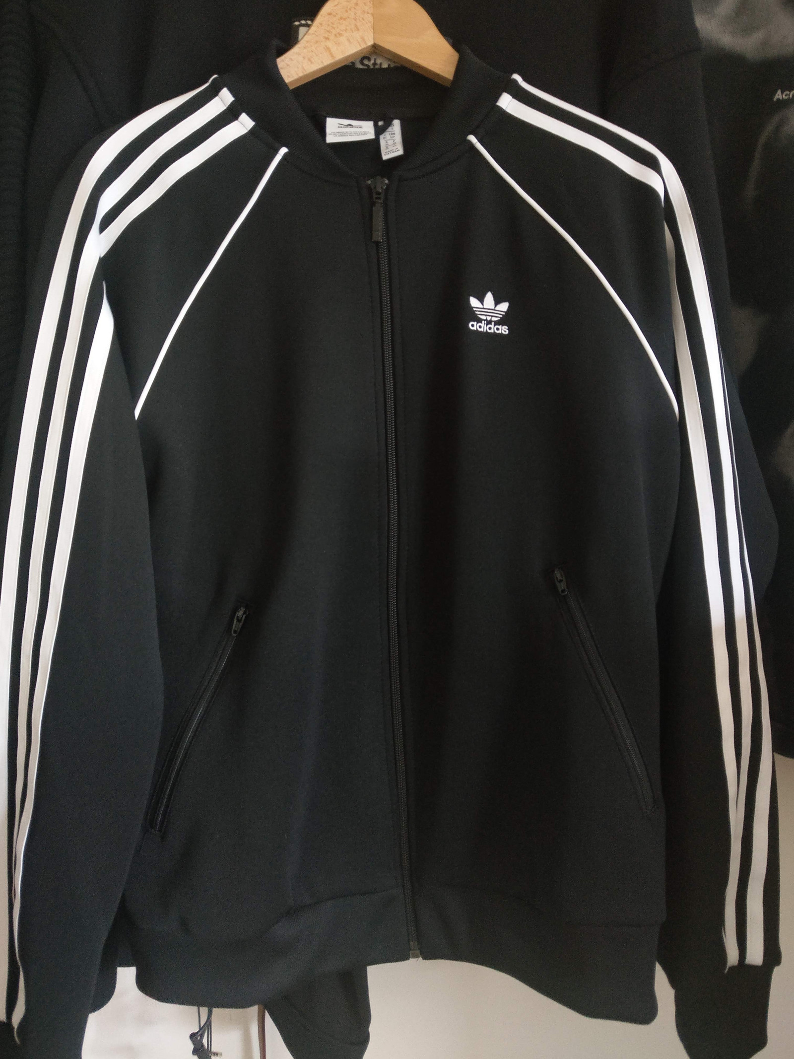 adidas originals track jacket sort Dame str.36 | FINN.no adidas originals track jacket sort Dame str.36 | FINN.no