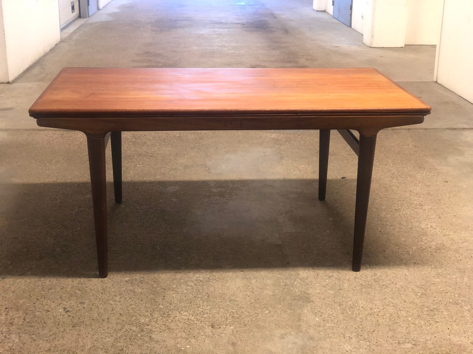 Johannes Andersen spisebord i teak. 160 270 cm. | FINN.no Johannes Andersen.Sofabord i teak. | Artdeco Retro