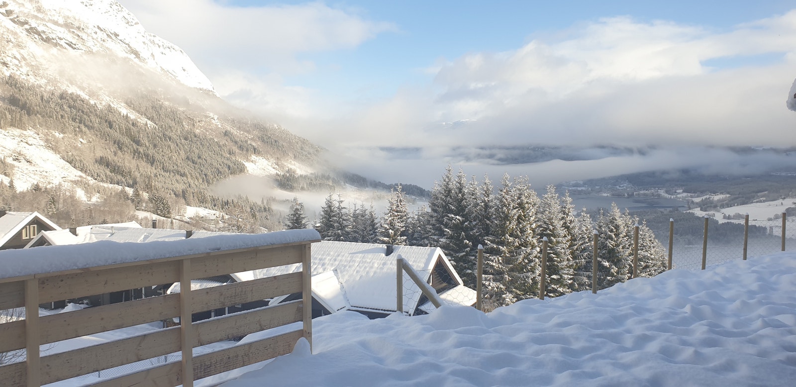 Nydelig utsikt fra terrassen. Galleribilde