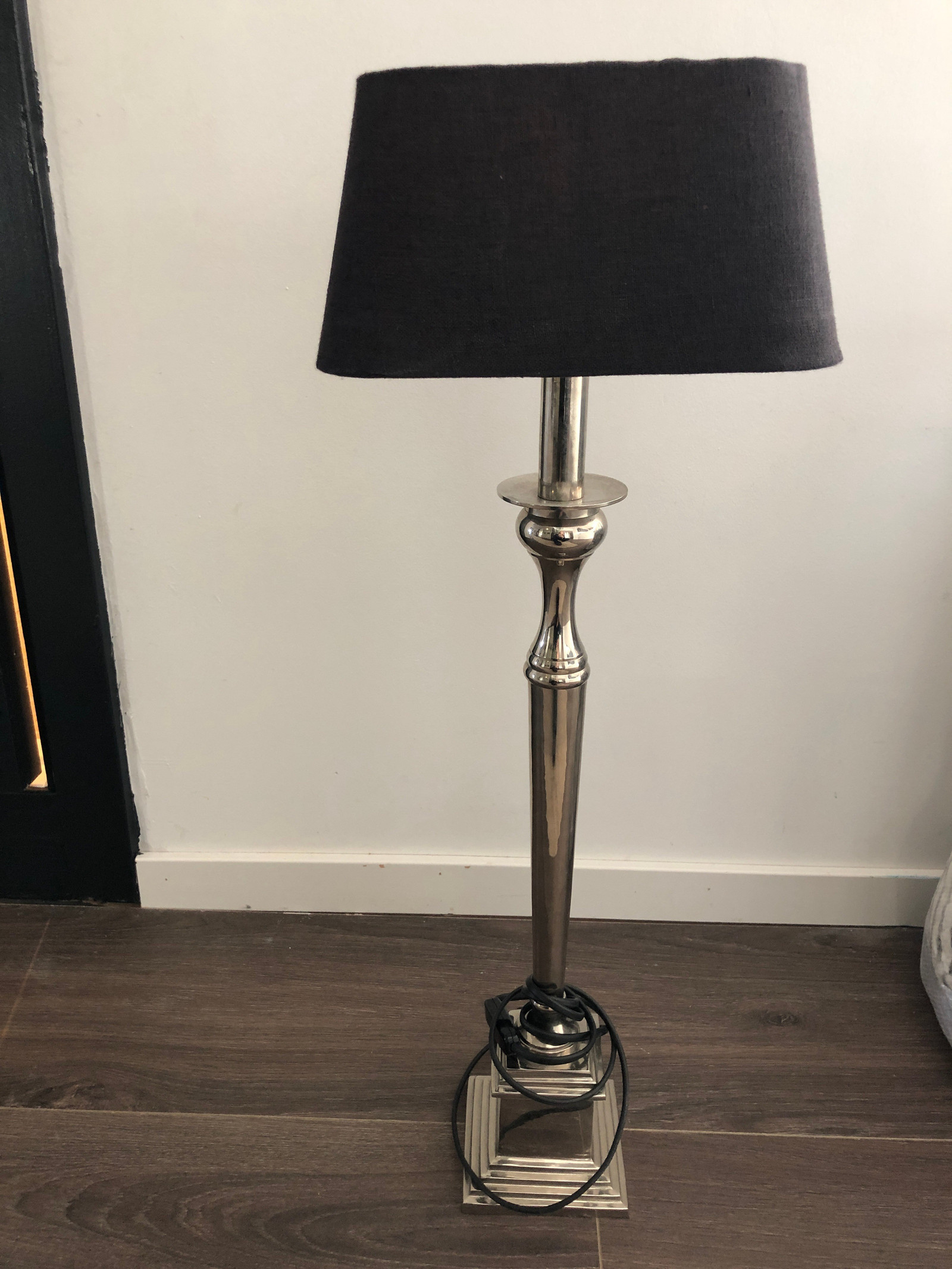 Lekker sølvfarget lampe | FINN.no Flotte engelske Williams Sheffield lamper NY PRIS | FINN.no