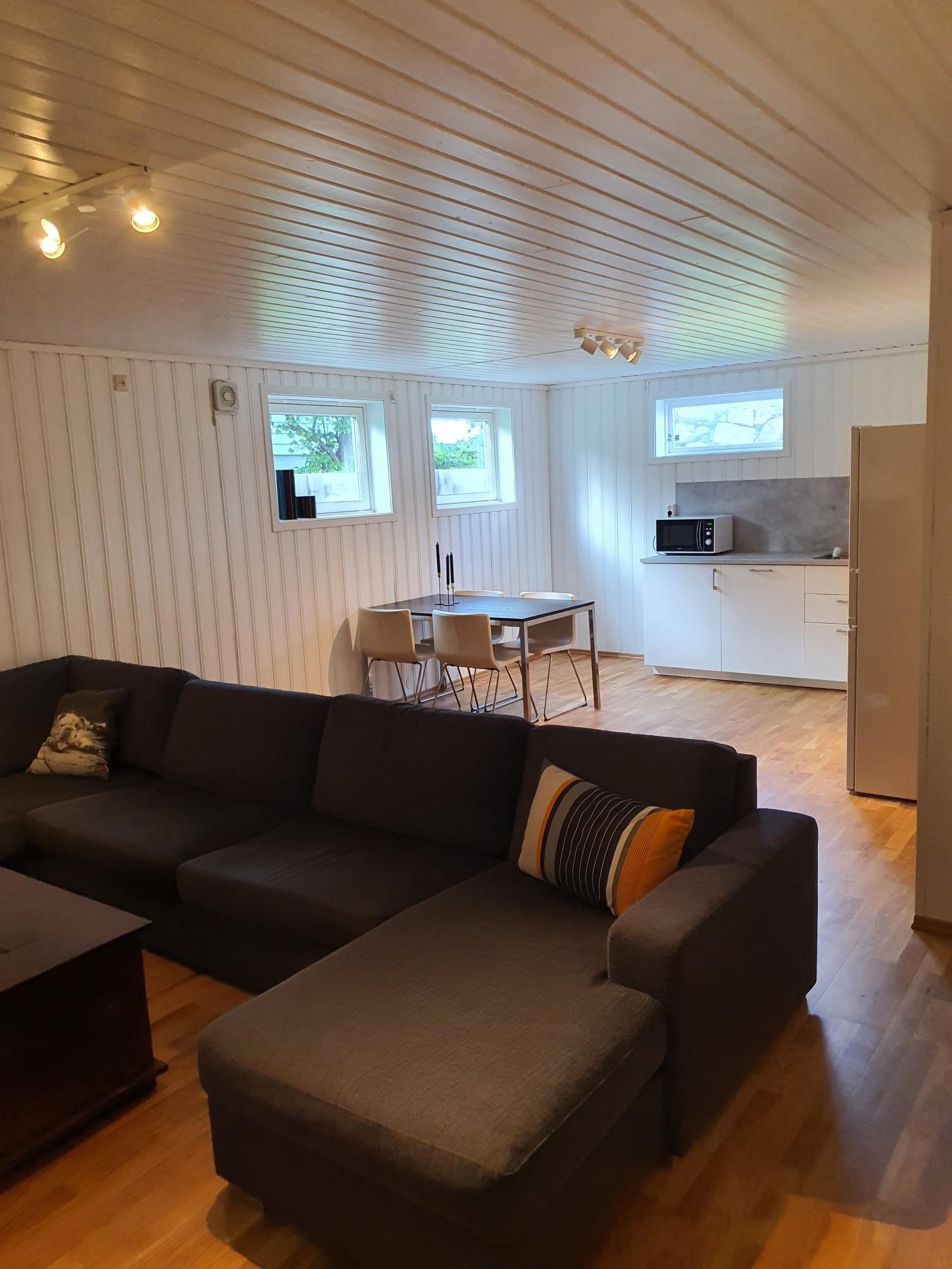 God plass til spisebord Galleribilde