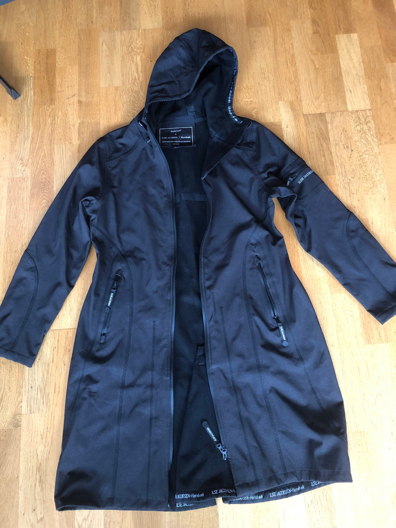 Ny Ilse Jacobsen Softshell regnjakke ubrukt kr.800, | FINN.no Ilse Jacobsen softshell jakke regnjakke | FINN.no