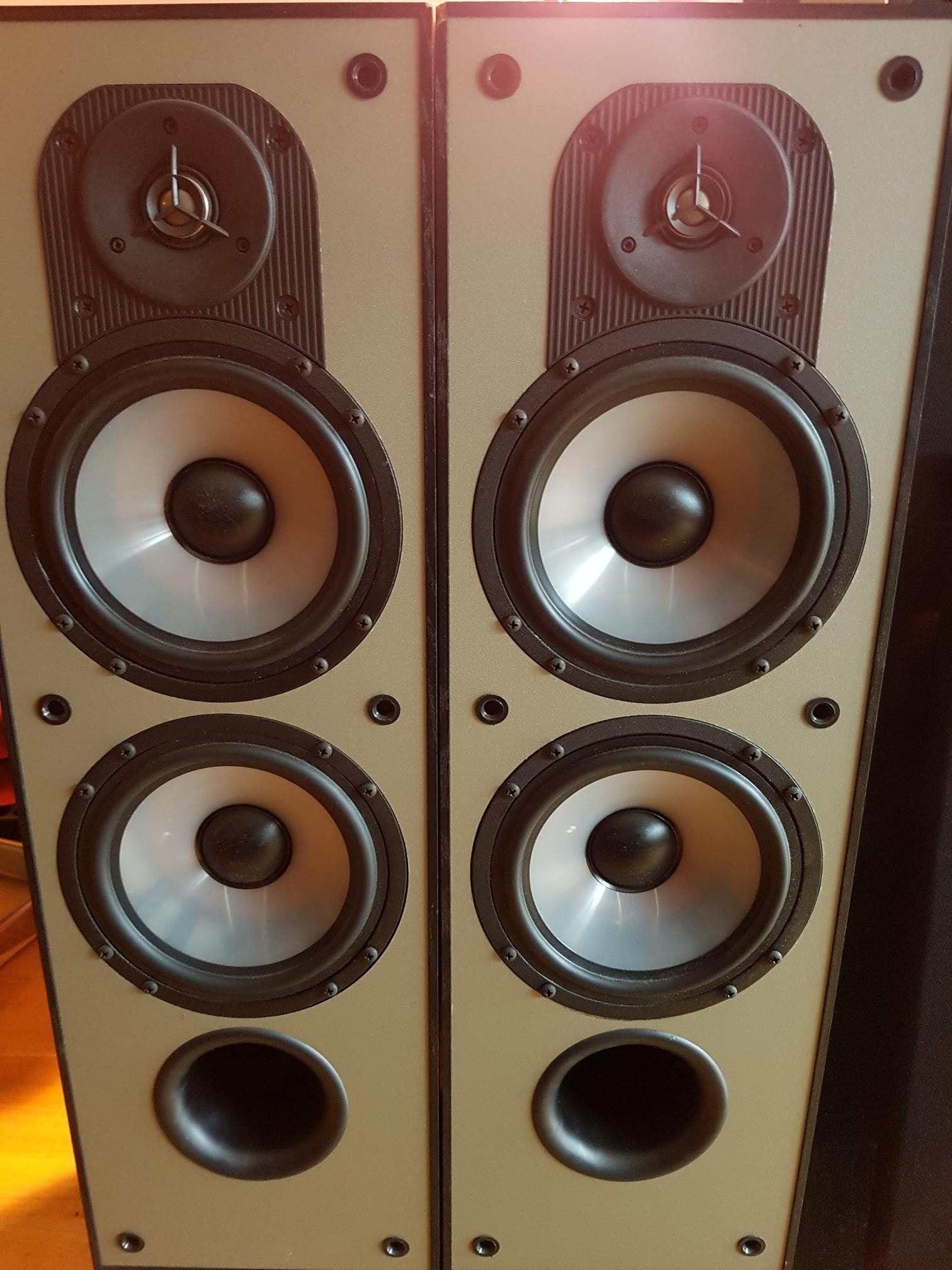 paradigm reference monitor 7