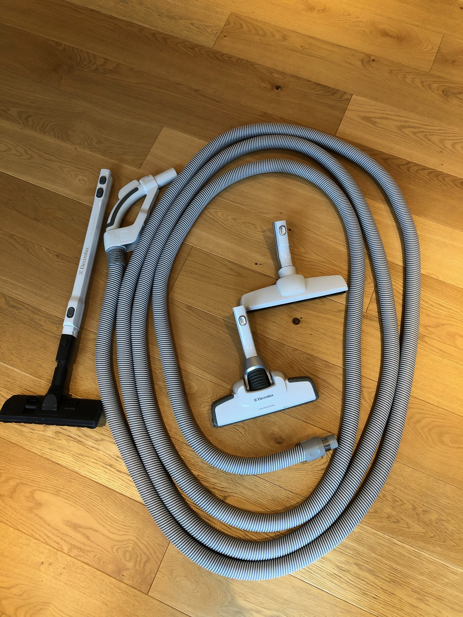 Villavent Sentralstøvsuger og Electrolux slangesett | FINN.no Electrolux sentralstøvsuger slangesett | FINN.no