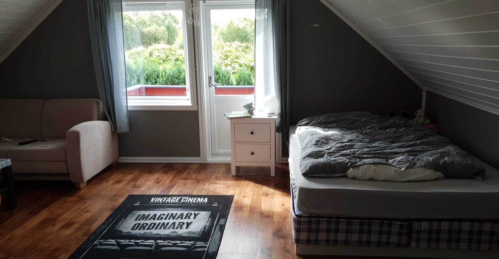 Soverom med utgang til veranda Galleribilde