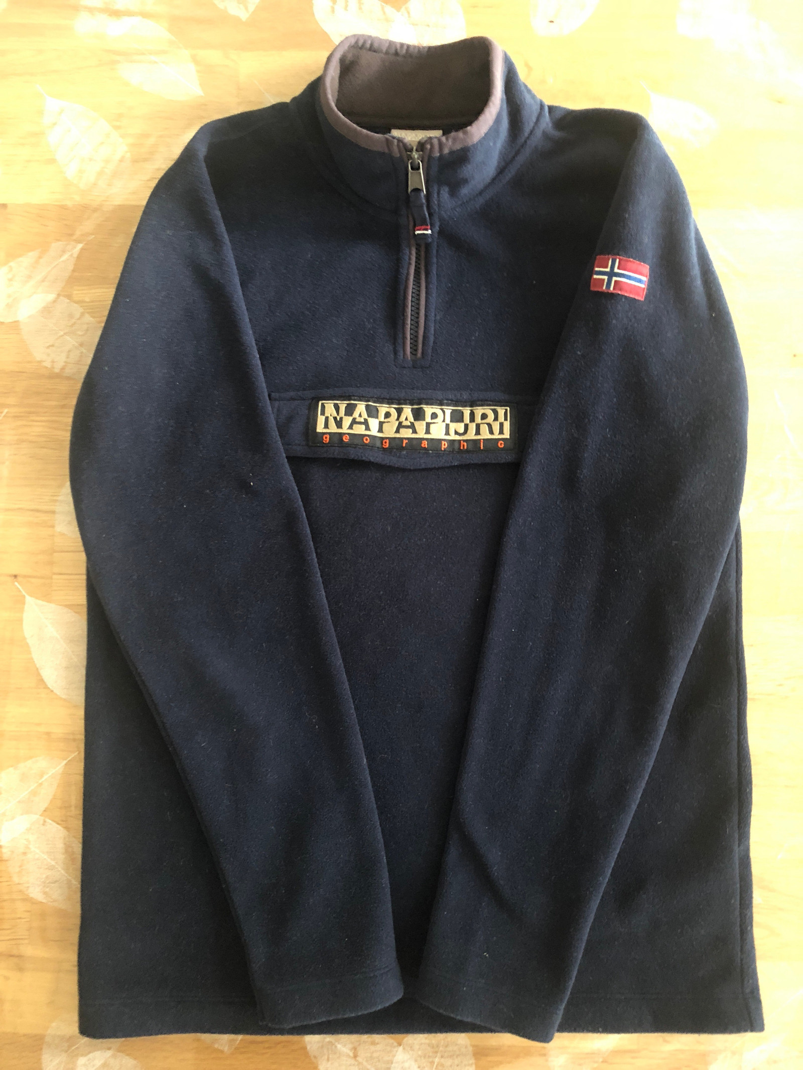 Napapijri fleece genser selges | FINN.no Napapijri fleece genser | FINN.no