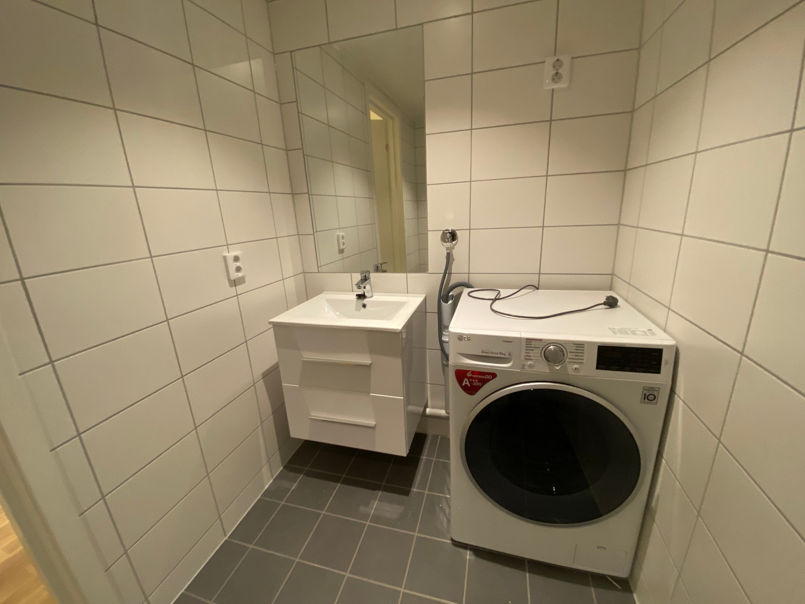 Bad - ny vaskemaskin Galleribilde